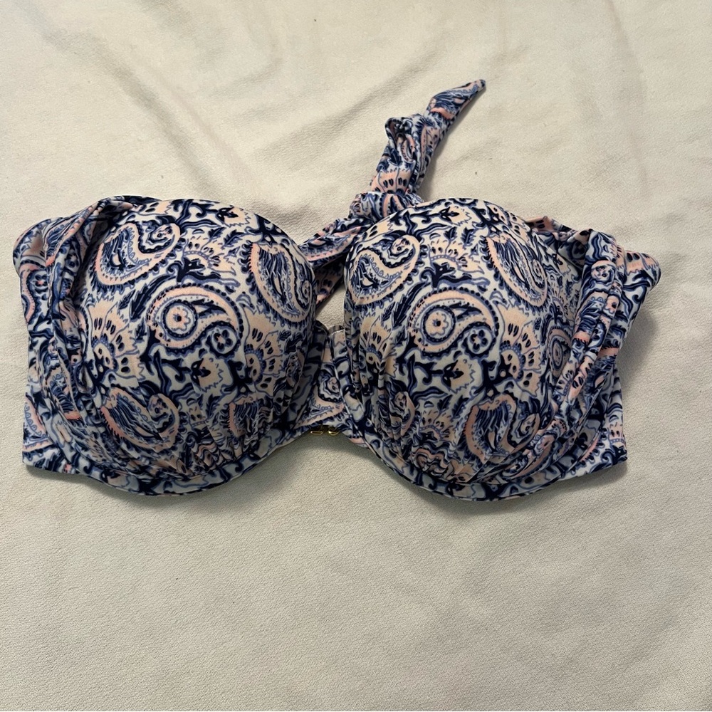 Victoria’s Secret paisley / floral print bikini bra. Size 34DD